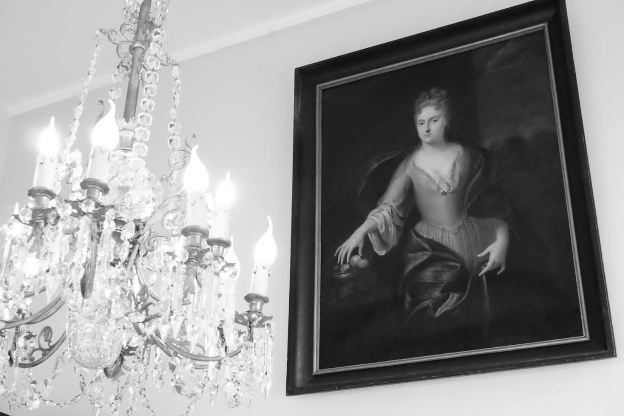 Апартаменты Manoir De La Comtesse Chailly-en-Biere Экстерьер фото